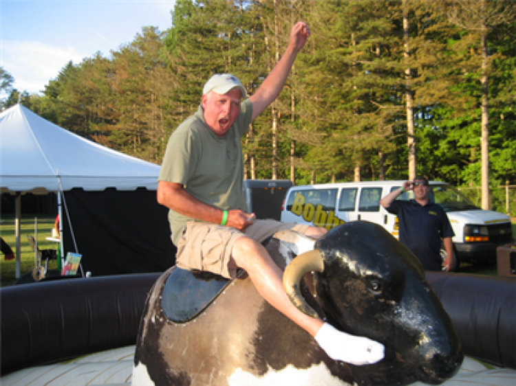 bull-resized-600-med-_395437834_big.png